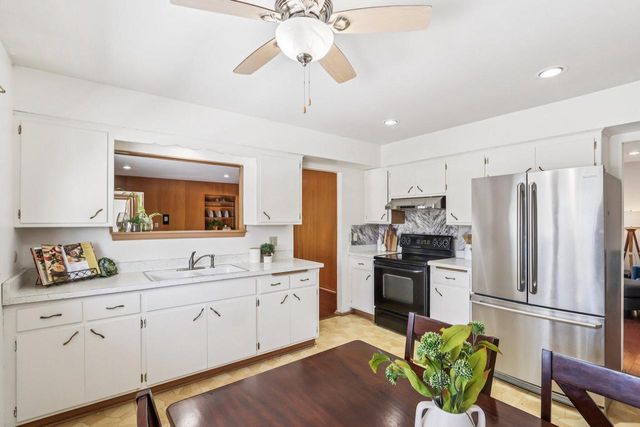 3254 S 121st STREET, West Allis, WI 53227