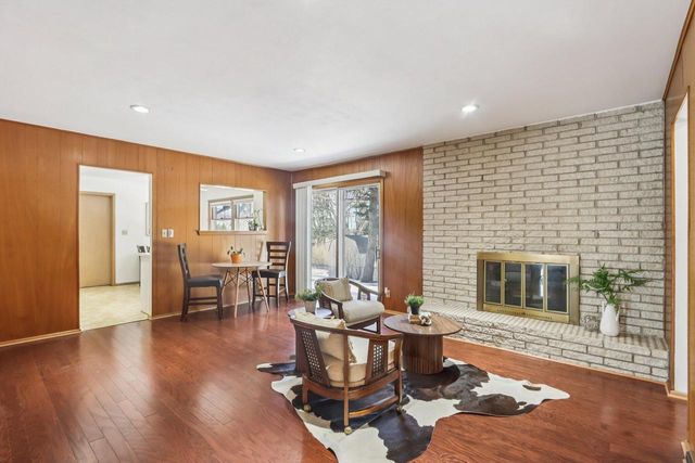 3254 S 121st STREET, West Allis, WI 53227