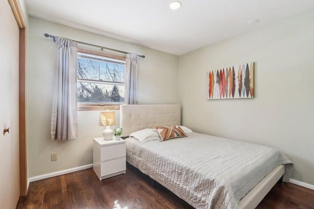 3254 S 121st STREET, West Allis, WI 53227