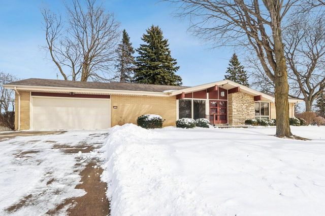 3254 S 121st STREET, West Allis, WI 53227