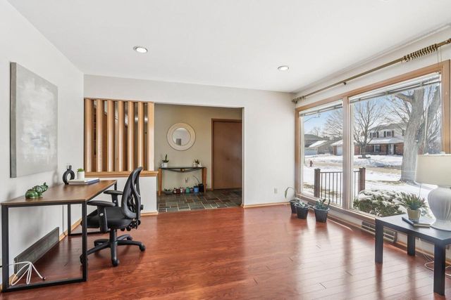 3254 S 121st STREET, West Allis, WI 53227