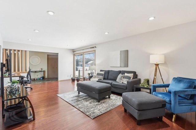 3254 S 121st STREET, West Allis, WI 53227