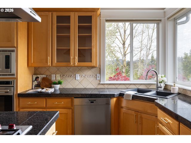 15829 Se BYBEE Dr, Portland, OR 97236