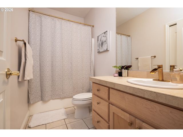 15829 Se BYBEE Dr, Portland, OR 97236