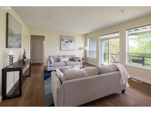 15829 Se BYBEE Dr, Portland, OR 97236