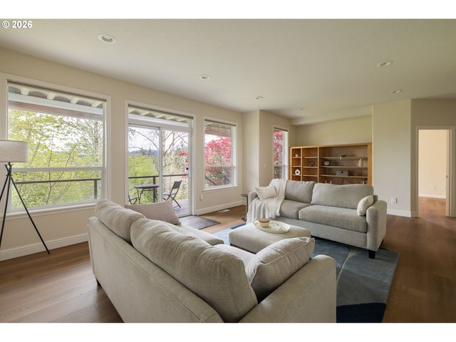 15829 Se BYBEE Dr, Portland, OR 97236