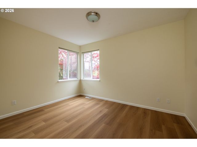 15829 Se BYBEE Dr, Portland, OR 97236