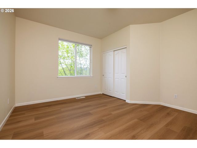 15829 Se BYBEE Dr, Portland, OR 97236