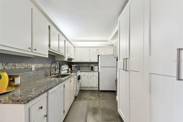 255 DOLPHIN POINT 207, Clearwater Beach, FL 33767