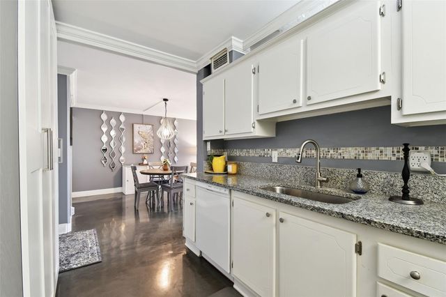 255 DOLPHIN POINT 207, Clearwater Beach, FL 33767