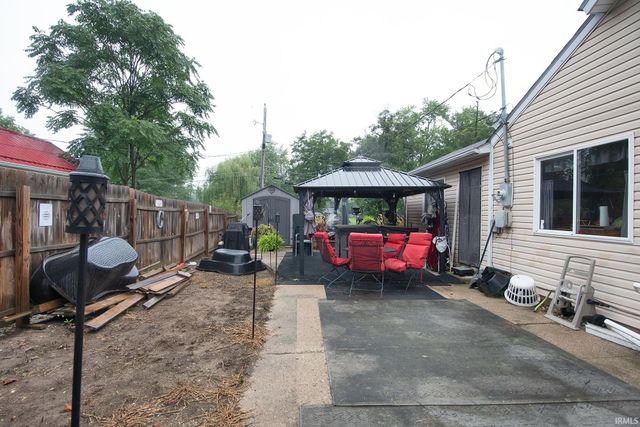 806 Courtney Drive, New Haven, IN 46774