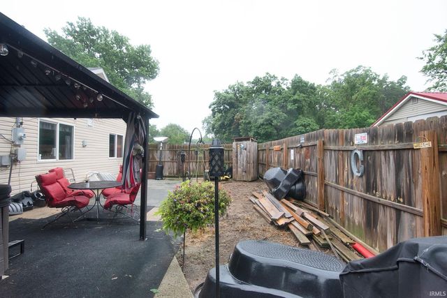 806 Courtney Drive, New Haven, IN 46774