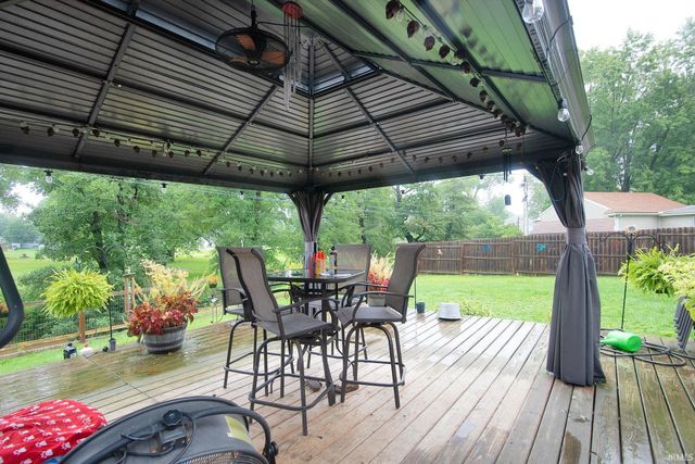806 Courtney Drive, New Haven, IN 46774