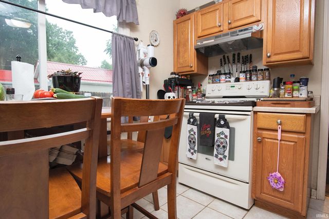 806 Courtney Drive, New Haven, IN 46774
