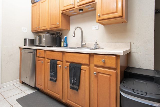 806 Courtney Drive, New Haven, IN 46774