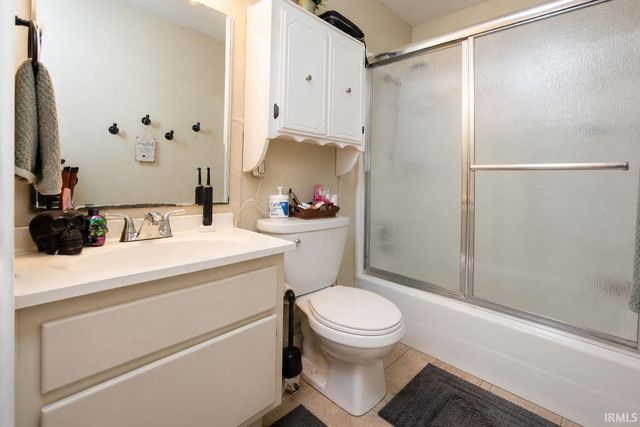806 Courtney Drive, New Haven, IN 46774