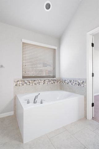 1413 Amarone DR, Leander, TX 78641