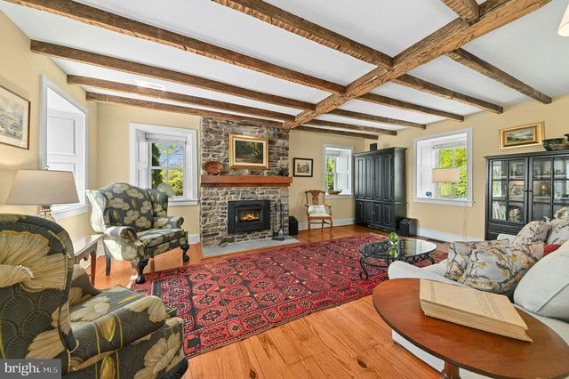 2481 CHURCH LN, Kintnersville, PA 18930