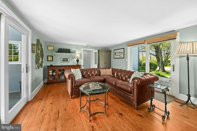 2481 CHURCH LN, Kintnersville, PA 18930
