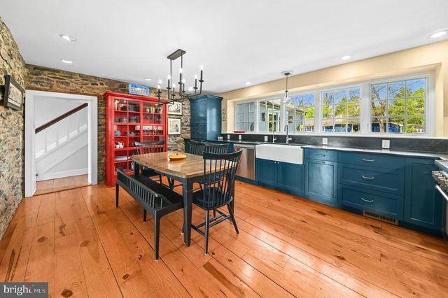 2481 CHURCH LN, Kintnersville, PA 18930