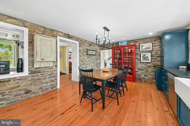 2481 CHURCH LN, Kintnersville, PA 18930