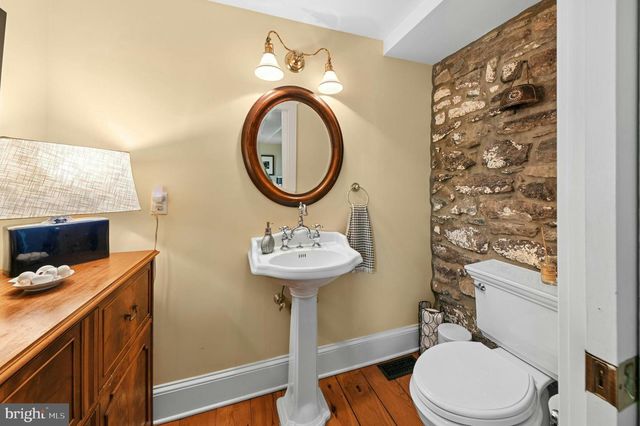 2481 CHURCH LN, Kintnersville, PA 18930