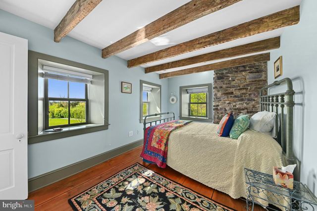2481 CHURCH LN, Kintnersville, PA 18930