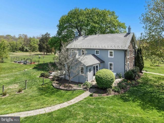 2481 CHURCH LN, Kintnersville, PA 18930
