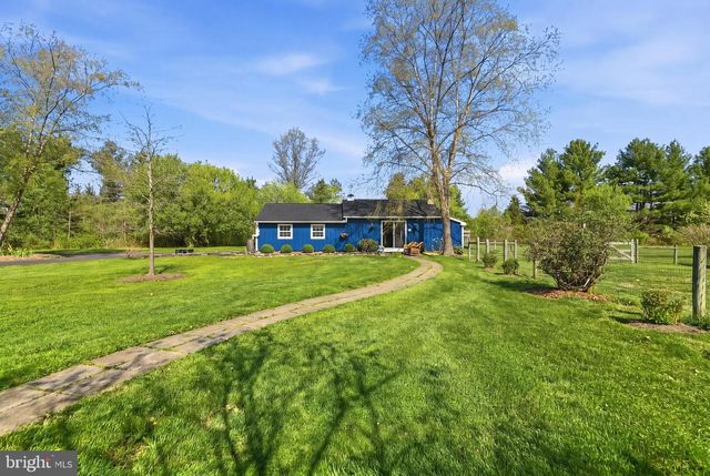 2481 CHURCH LN, Kintnersville, PA 18930