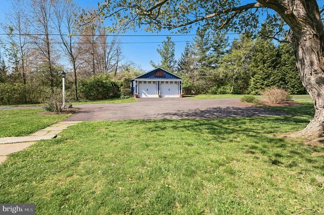 2481 CHURCH LN, Kintnersville, PA 18930