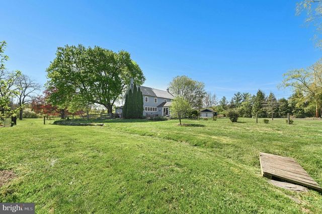 2481 CHURCH LN, Kintnersville, PA 18930