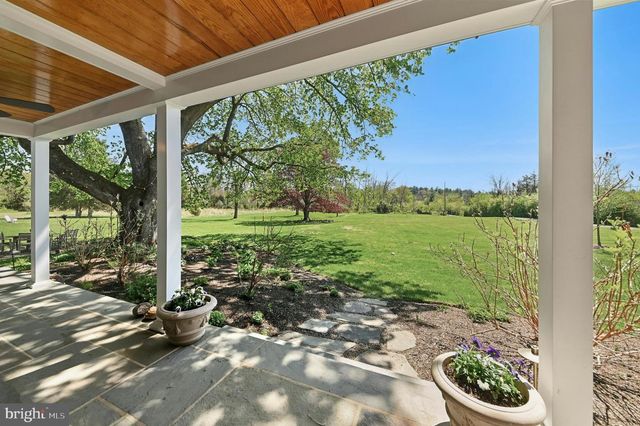 2481 CHURCH LN, Kintnersville, PA 18930