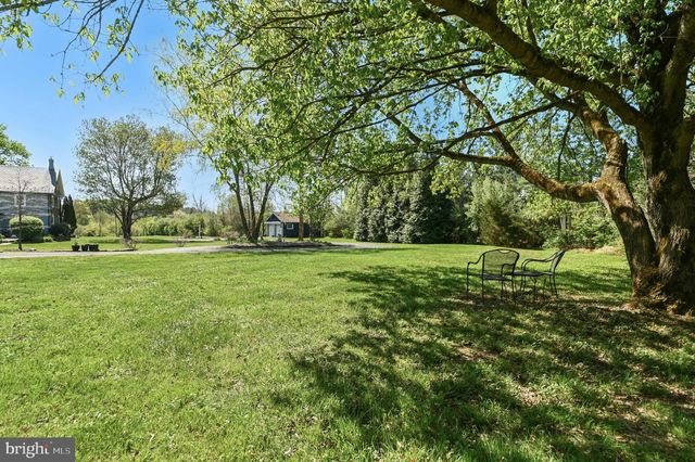 2481 CHURCH LN, Kintnersville, PA 18930