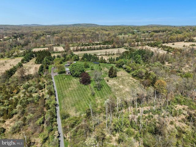 2481 CHURCH LN, Kintnersville, PA 18930