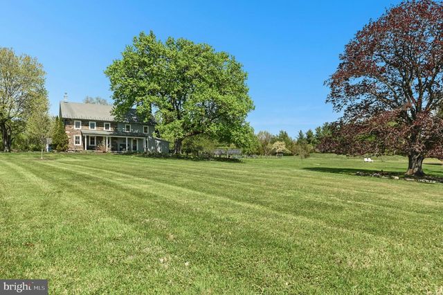 2481 CHURCH LN, Kintnersville, PA 18930