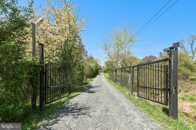 2481 CHURCH LN, Kintnersville, PA 18930