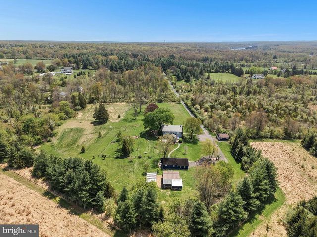 2481 CHURCH LN, Kintnersville, PA 18930