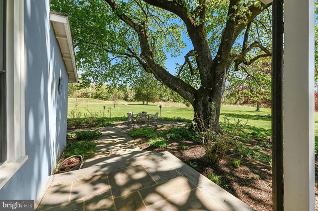 2481 CHURCH LN, Kintnersville, PA 18930