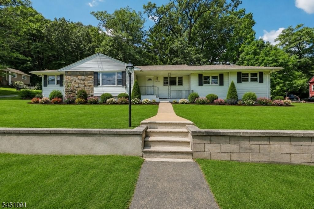 33 Lotz Ave, North Haledon Boro, NJ 07508 — exterior