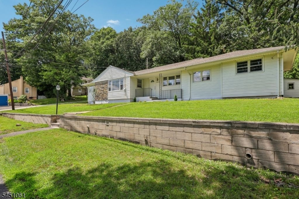 33 Lotz Ave, North Haledon Boro, NJ 07508 — photo 2
