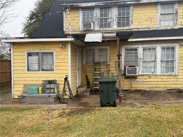 2421 Liberty Ave Street, Beaumont, TX 77702
