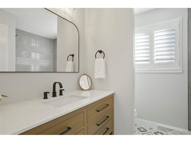 7310 S Sheridan Ct, Littleton, CO 80128