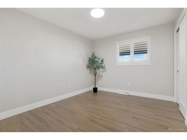 7310 S Sheridan Ct, Littleton, CO 80128