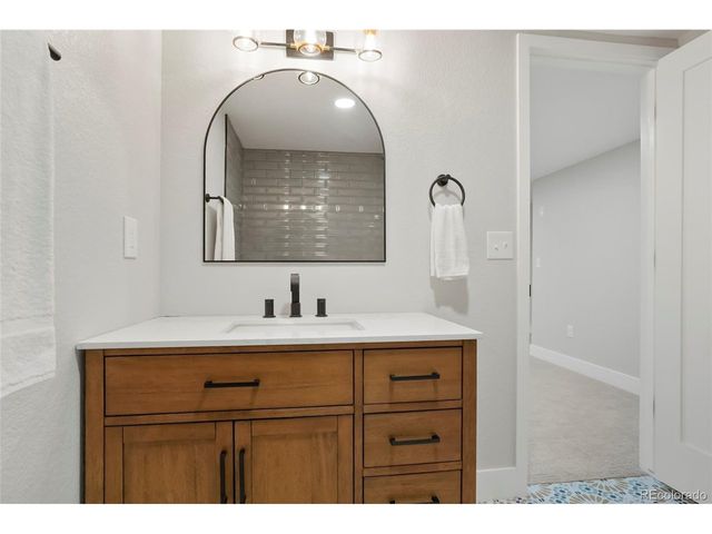 7310 S Sheridan Ct, Littleton, CO 80128