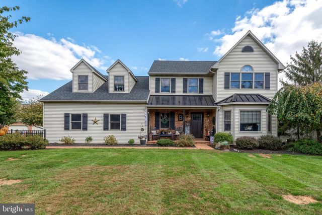 5 VILLAGE DR, Lititz, PA 17543