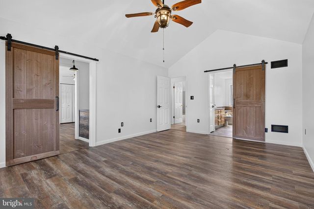 5 VILLAGE DR, Lititz, PA 17543