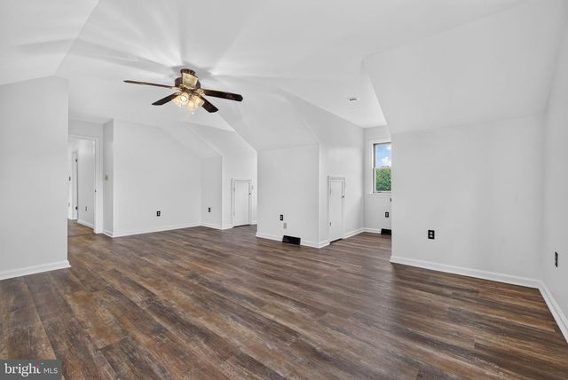 5 VILLAGE DR, Lititz, PA 17543