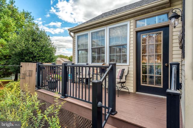 5 VILLAGE DR, Lititz, PA 17543
