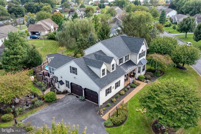 5 VILLAGE DR, Lititz, PA 17543