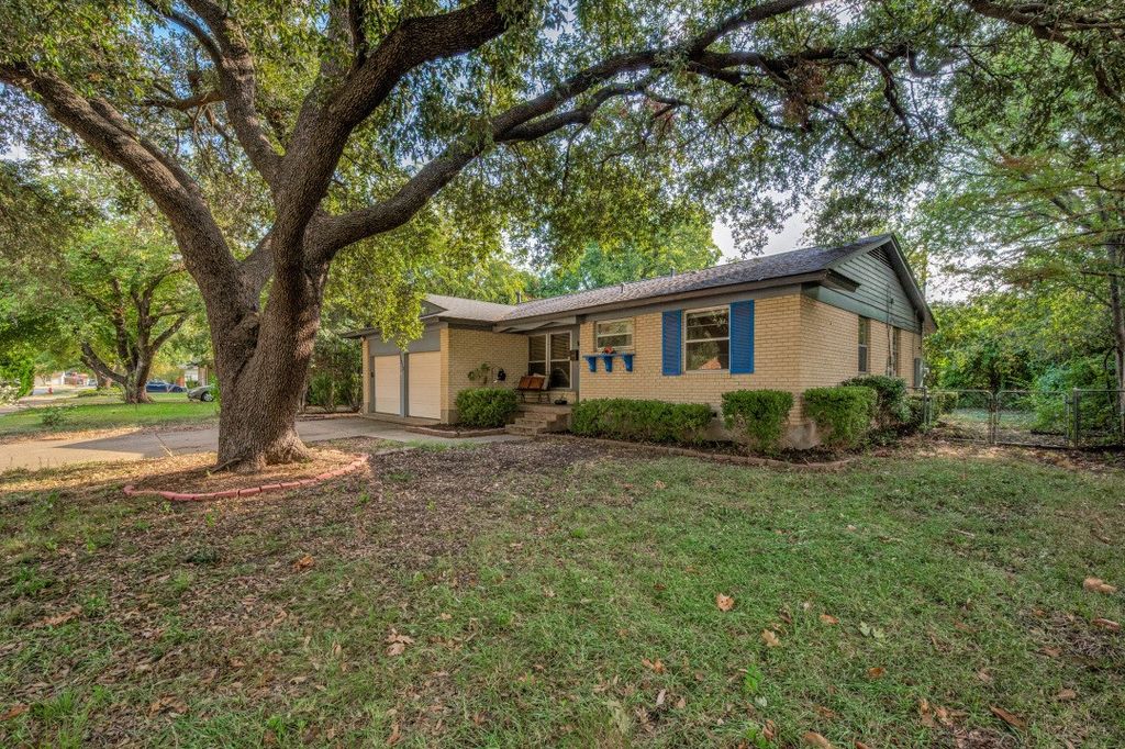 13512 Challaburton Drive, Farmers Branch, TX 75234 — photo 2